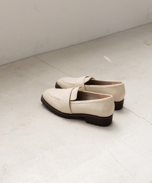 A de Vivre（アドゥヴィーヴル）の「サステナブル 晴雨兼用 タンクソールローファー（ローファー・レディース・ブラック/アイボリー/ダークブラウン・L/M/LL/S）」の16枚目の写真