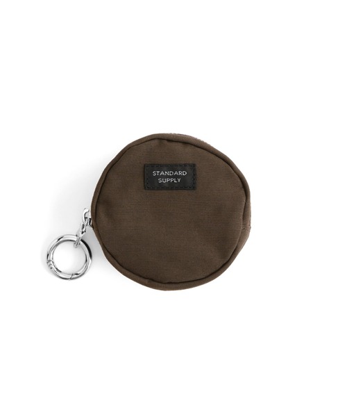 STANDARD SUPPLY(スタンダードサプライ)の「スタンダードサプライ / SIMPLICITY シンプリシティ / ROUND CHARM POUCH ラウンドチャームポーチ(ポーチ・レディース・チャコールグレー/モカ/レッド/ブルー/グレー/ダークネイビー/サンドベージュ/ブラック/グリーン/マスタード/ダークパープル/ダークブラウン・FREE)」の5枚目の写真