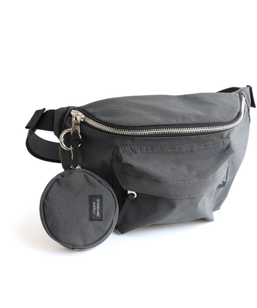 STANDARD SUPPLY(スタンダードサプライ)の「スタンダードサプライ / SIMPLICITY シンプリシティ / ROUND CHARM POUCH ラウンドチャームポーチ(ポーチ・レディース・チャコールグレー/モカ/レッド/ブルー/グレー/ダークネイビー/サンドベージュ/ブラック/グリーン/マスタード/ダークパープル/ダークブラウン・FREE)」の21枚目の写真