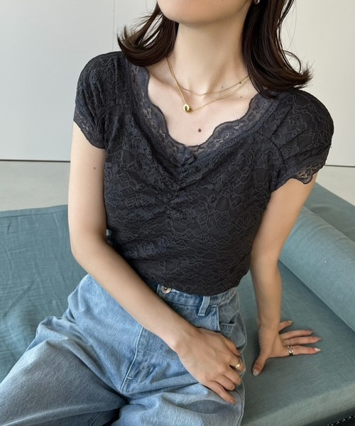 one after another NICE CLAUP（ワンアフターアナザーナイスクラップ）の「Vネックレースインナー（タンクトップ・レディース・ピンクベージュ/オフホワイト/チャコールグレー・FREE）」の3枚目の写真