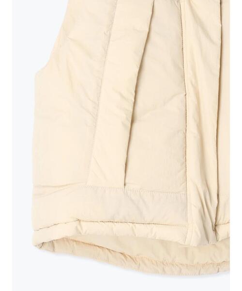 Te chichi（テチチ）の「ナイロンタンブラークロップド中綿ベスト（ベスト・レディース・オフホワイト/ブラック・F）」の12枚目の写真