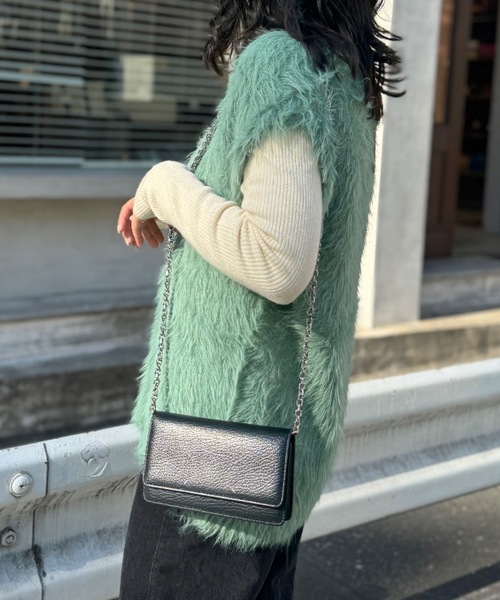 mi via loca(ミヴィアロカ)の「フェザーヤーンニットベスト(ニット/セーター・レディース・グリーン/アイボリー/チャコールグレー・FREE)」の22枚目の写真