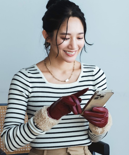 sankyo shokai（サンキョウショウカイ）の「ラムレザーボアエコファー手袋 スマホ対応（手袋・レディース・ブラック/ダークブラウン/キャメル/グレイッシュベージュ/ボルドー・フリー）」の11枚目の写真