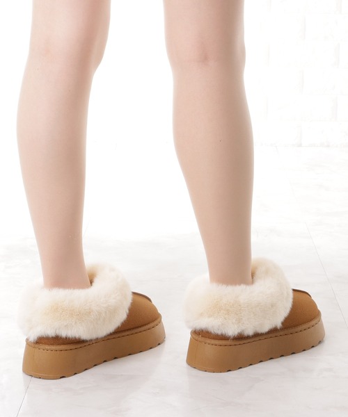 Lace Ladies（レースレディース）の「ムートン風ボア付きボリュームショートブーツ（ブーツ・レディース・ブラック/ベージュ/グレイッシュベージュ・23/23.5/24/24.5/ 25）」の6枚目の写真