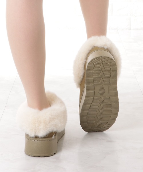 Lace Ladies（レースレディース）の「ムートン風ボア付きボリュームショートブーツ（ブーツ・レディース・ブラック/ベージュ/グレイッシュベージュ・23/23.5/24/24.5/ 25）」の22枚目の写真