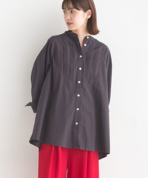 OMNES(オムネス)の「製品洗いスラブコットンピンタック長袖シャツ(シャツ/ブラウス・レディース・チャコールグレー/ホワイト/ワイン/ライトカーキ・FREE)」の16枚目の写真