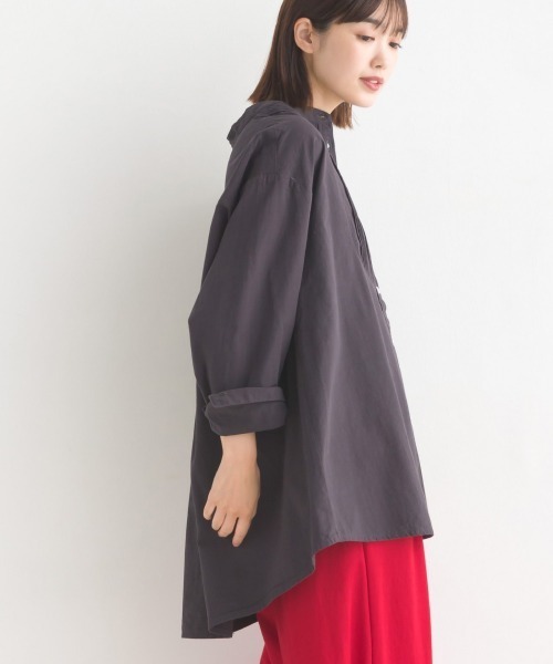 OMNES(オムネス)の「製品洗いスラブコットンピンタック長袖シャツ(シャツ/ブラウス・レディース・チャコールグレー/ホワイト/ワイン/ライトカーキ・FREE)」の17枚目の写真