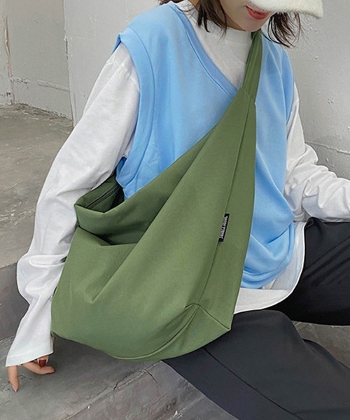 Miniministore(ミニミニストア)の「ショルダーバッグ 大容量 ボディーバッグ(ショルダーバッグ・レディース・ブラック/レッド/カーキ/ベージュ・フリー)」の1枚目の写真