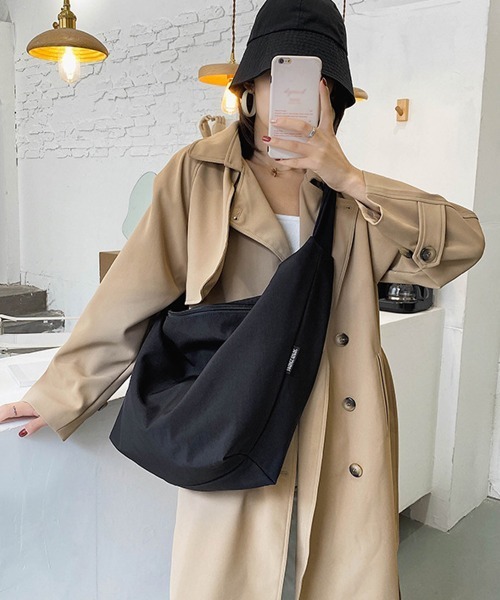Miniministore(ミニミニストア)の「ショルダーバッグ 大容量 ボディーバッグ(ショルダーバッグ・レディース・ブラック/レッド/カーキ/ベージュ・フリー)」の6枚目の写真
