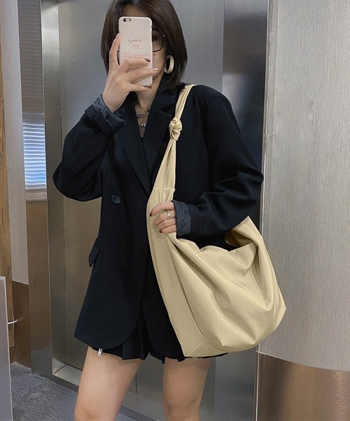 Miniministore(ミニミニストア)の「ショルダーバッグ 大容量 ボディーバッグ(ショルダーバッグ・レディース・ブラック/レッド/カーキ/ベージュ・フリー)」の7枚目の写真