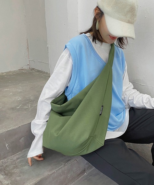 Miniministore(ミニミニストア)の「ショルダーバッグ 大容量 ボディーバッグ(ショルダーバッグ・レディース・ブラック/レッド/カーキ/ベージュ・フリー)」の9枚目の写真