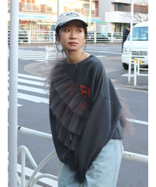 Ungrid（アングリッド）の「マルチWayチュールフリルトップス（ベスト・レディース・ベージュ/チャコールグレー・FREE）」の15枚目の写真