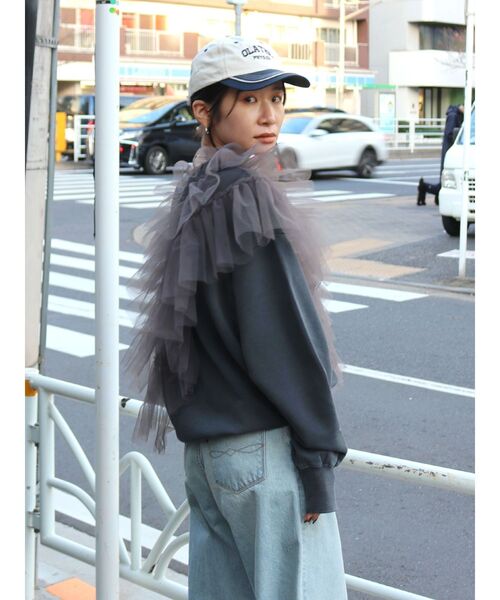 Ungrid（アングリッド）の「マルチWayチュールフリルトップス（ベスト・レディース・ベージュ/チャコールグレー・FREE）」の17枚目の写真