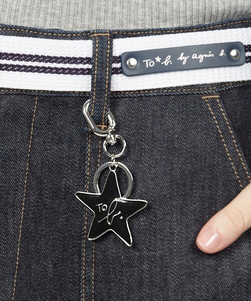 To b. by agnes b.(トゥービーバイアニエスベー)の「WV81 CHARM スターロゴキーチャーム(キーケース/キーアクセサリー・レディース・ブラック・FREE)」の7枚目の写真