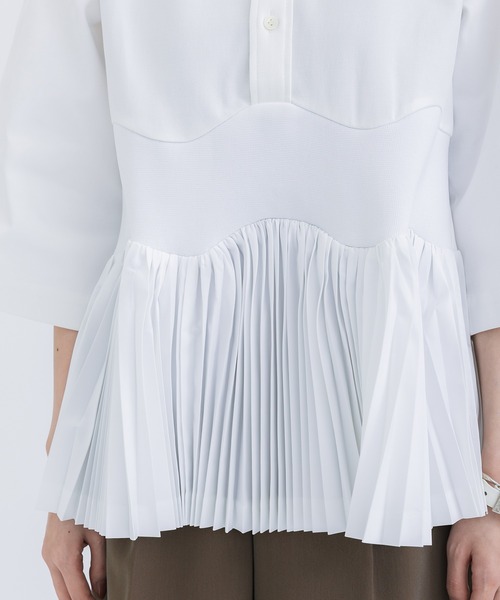 TOGA（トーガ）の「【TOGA PULLA/トーガプルラ】Taffeta pleats S/S shirt/タフタプリーツショートスリーブシャツ（シャツ/ブラウス・レディース・ブラック/ホワイト・36）」の19枚目の写真