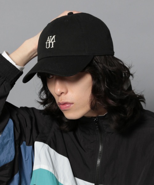 Anui（アニュイ）の「【UNISEX】ボクシーロゴキャップ（キャップ・レディース・オフホワイト/ネイビー/ブラック・FREE）」の8枚目の写真