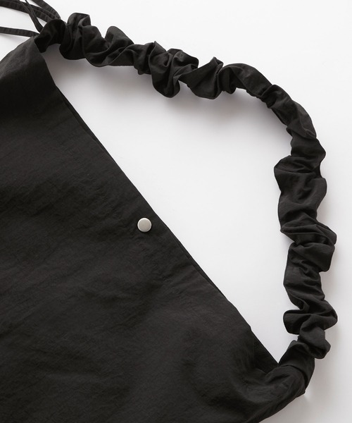 ギャザーナイロン Dカン付 ビッグショルダーバッグ（ショルダーバッグ