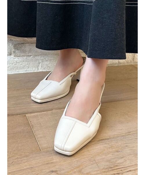 RESEXXY（リゼクシー）の「スクエアトゥミュール（パンプス・レディース・アイボリー/ブラック・SMALL/MEDIUM/LARGE）」の19枚目の写真