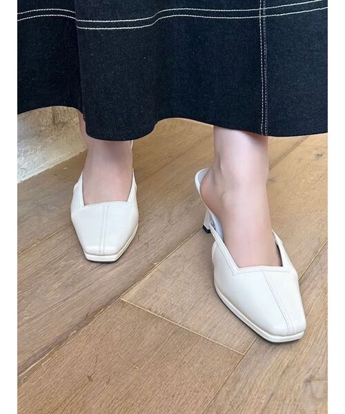 RESEXXY（リゼクシー）の「スクエアトゥミュール（パンプス・レディース・アイボリー/ブラック・SMALL/MEDIUM/LARGE）」の20枚目の写真