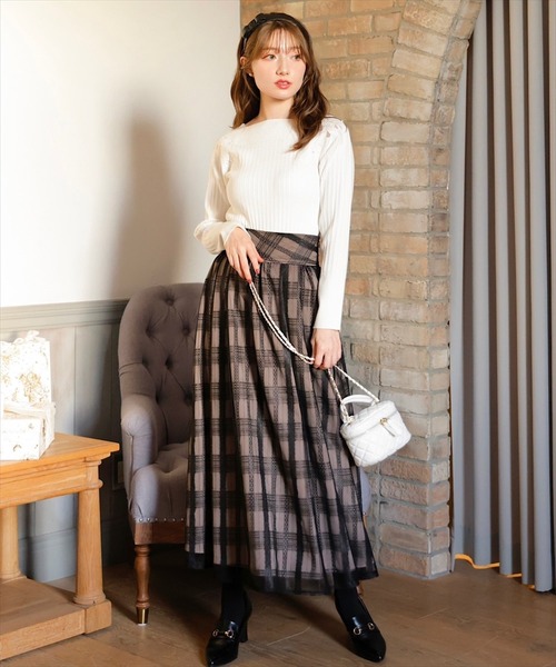 SWINGLE(スウィングル)の「カットワーク刺繍スクエアネックニットプルオーバー(ニット/セーター・レディース・ラベンダー/ピンク/オフホワイト/ネイビー・MEDIUM)」の8枚目の写真