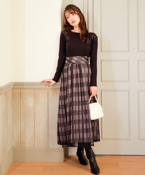 SWINGLE(スウィングル)の「カットワーク刺繍スクエアネックニットプルオーバー(ニット/セーター・レディース・ラベンダー/ピンク/オフホワイト/ネイビー・MEDIUM)」の18枚目の写真