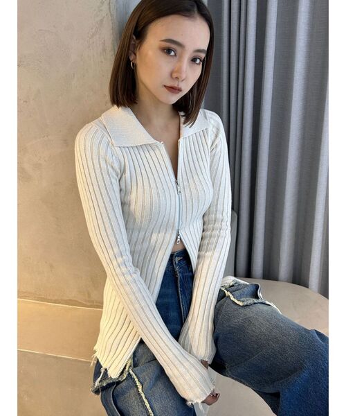 EMODA(エモダ)の「クラッシュリブジップフィットニット(ニット/セーター・レディース・オレンジ/アイボリー/ブラック/ブルー・FREE)」の2枚目の写真