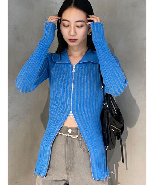 EMODA(エモダ)の「クラッシュリブジップフィットニット(ニット/セーター・レディース・オレンジ/アイボリー/ブラック/ブルー・FREE)」の7枚目の写真