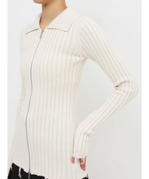 EMODA(エモダ)の「クラッシュリブジップフィットニット(ニット/セーター・レディース・オレンジ/アイボリー/ブラック/ブルー・FREE)」の16枚目の写真