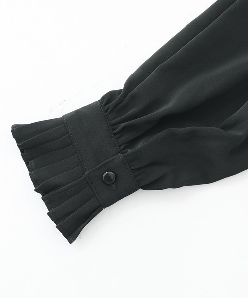 somari imagination（ソマリ イマジネーション）の「『ピンタックプリーツブラウス』（シャツ/ブラウス・レディース・オフホワイト/ブラック・1/2）」の3枚目の写真