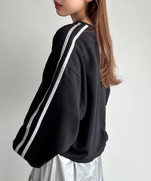 apres jour mignon(アプレジュールミニョン)の「シルバーラメラインスウェット【ZOZOTOWN限定アイテム】(スウェット・レディース・ブラック/ブルー/オフホワイト・フリー/X-LARGE)」の20枚目の写真