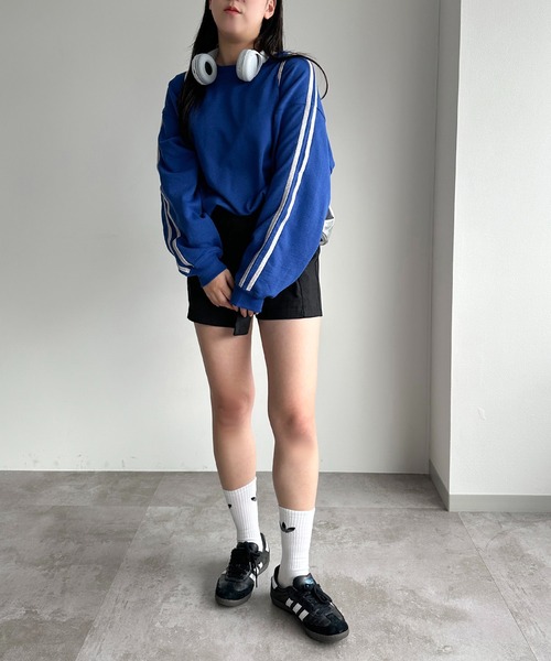 apres jour mignon(アプレジュールミニョン)の「シルバーラメラインスウェット【ZOZOTOWN限定アイテム】(スウェット・レディース・ブラック/ブルー/オフホワイト・フリー/X-LARGE)」の7枚目の写真