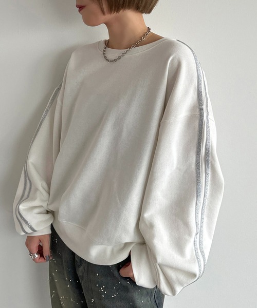apres jour mignon(アプレジュールミニョン)の「シルバーラメラインスウェット【ZOZOTOWN限定アイテム】(スウェット・レディース・ブラック/ブルー/オフホワイト・フリー/X-LARGE)」の22枚目の写真