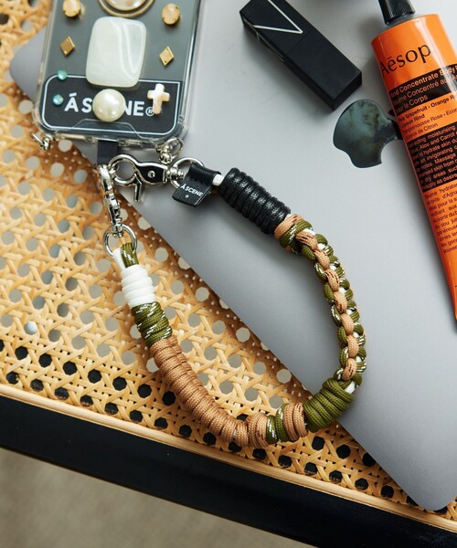 A SCENE(エーシーン)の「A SCENE/エーシーン Design paracord Strap / デザイン パラコード ストラップ(スマホグッズ・レディース・ブラック/その他/シルバー/キャメル/レッド/イエロー/オレンジ・ONE SIZE)」の4枚目の写真