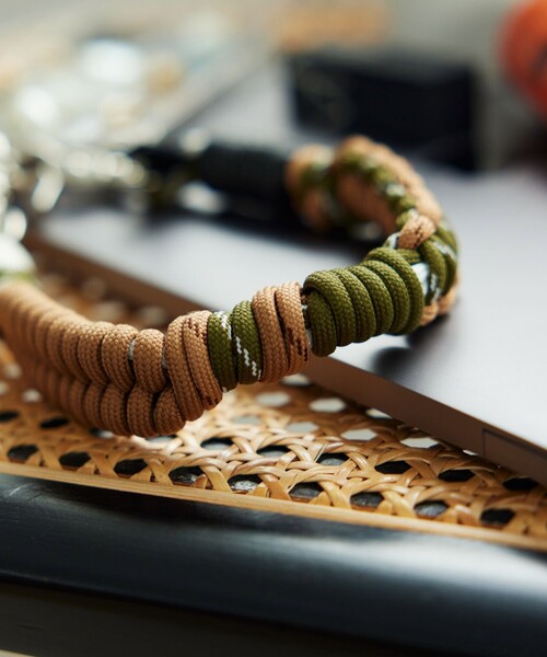 A SCENE(エーシーン)の「A SCENE/エーシーン Design paracord Strap / デザイン パラコード ストラップ(スマホグッズ・レディース・ブラック/その他/シルバー/キャメル/レッド/イエロー/オレンジ・ONE SIZE)」の22枚目の写真