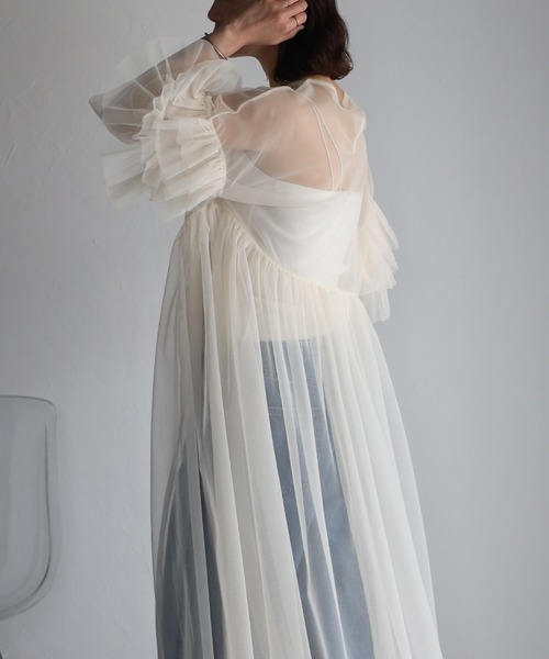 r.（アールドット）の「チュール　フリルスリーブワンピース（ワンピース・レディース・ブラック/アイボリー/グレー/グレイッシュベージュ・FREE）」の9枚目の写真