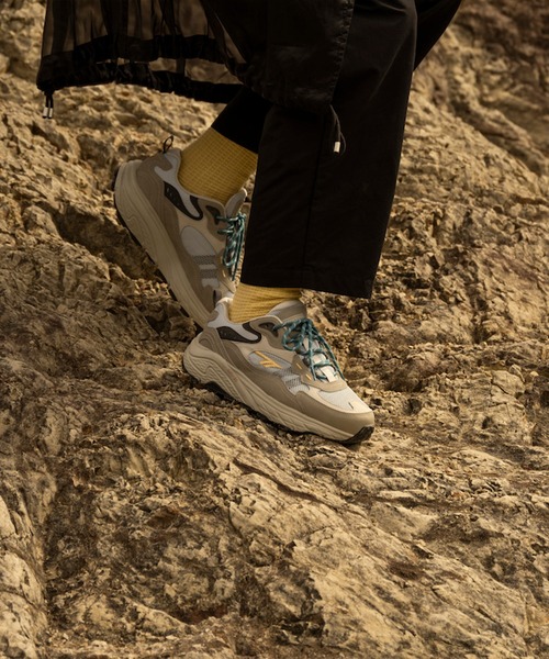 HI-TEC（ハイテック）の「【HI-TEC／ハイテック】 HT HKU16 メンズ／レディス アウトドアスニーカー　透湿防水　衝撃吸収（スニーカー・メンズ・グレー×サックスブルー・23.0cm/23.5cm/24.0cm/24.5cm/25.0cm/25.5cm/26.0cm/26.5cm/27.0cm/27.5cm/28.0cm）」の4枚目の写真