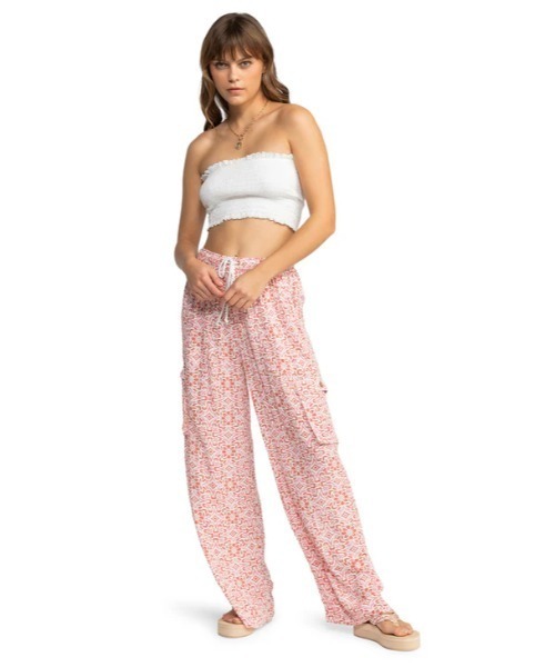 ROXY(ロキシー)の「PRECIOUS CARGO PANT/ロキシー総柄カーゴパンツ(カーゴパンツ・レディース・バーガンディー・SMALL/MEDIUM/LARGE)」の7枚目の写真