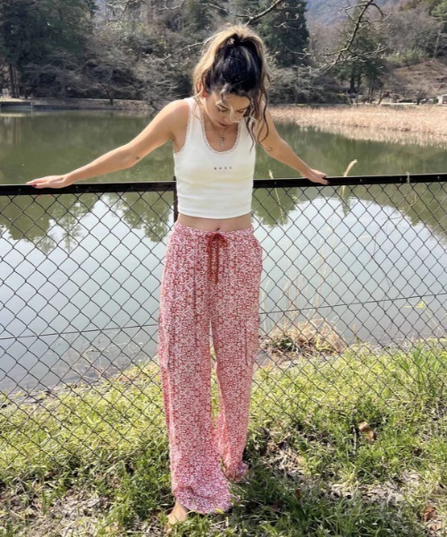 ROXY(ロキシー)の「PRECIOUS CARGO PANT/ロキシー総柄カーゴパンツ(カーゴパンツ・レディース・バーガンディー・SMALL/MEDIUM/LARGE)」の6枚目の写真