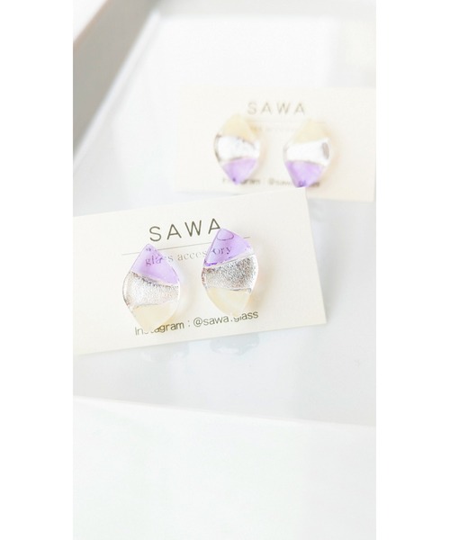 tone(トーン)の「【sawa】花びらピアス(MA)(ピアス(両耳用)・レディース・ラベンダー/ターコイズブルー/ブルー・FREE)」の3枚目の写真