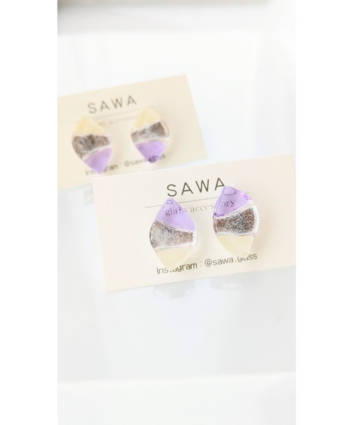tone(トーン)の「【sawa】花びらピアス(MA)(ピアス(両耳用)・レディース・ラベンダー/ターコイズブルー/ブルー・FREE)」の5枚目の写真