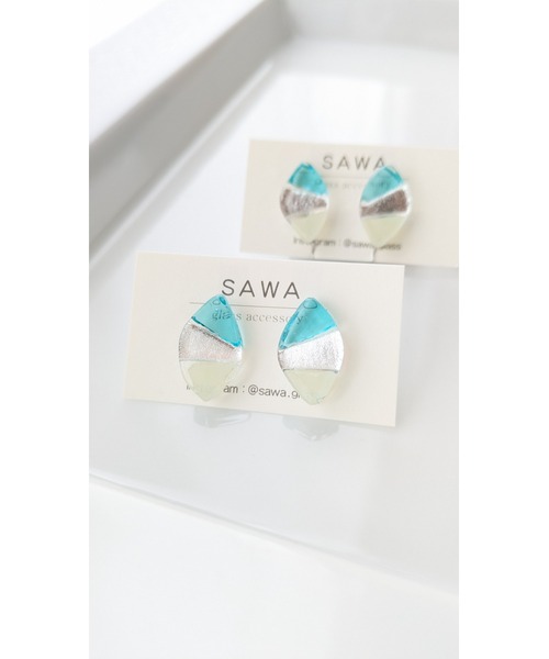 tone(トーン)の「【sawa】花びらピアス(MA)(ピアス(両耳用)・レディース・ラベンダー/ターコイズブルー/ブルー・FREE)」の10枚目の写真