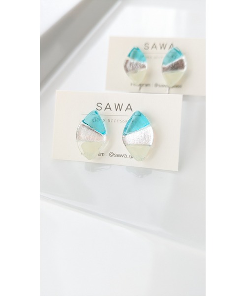 tone(トーン)の「【sawa】花びらピアス(MA)(ピアス(両耳用)・レディース・ラベンダー/ターコイズブルー/ブルー・FREE)」の11枚目の写真