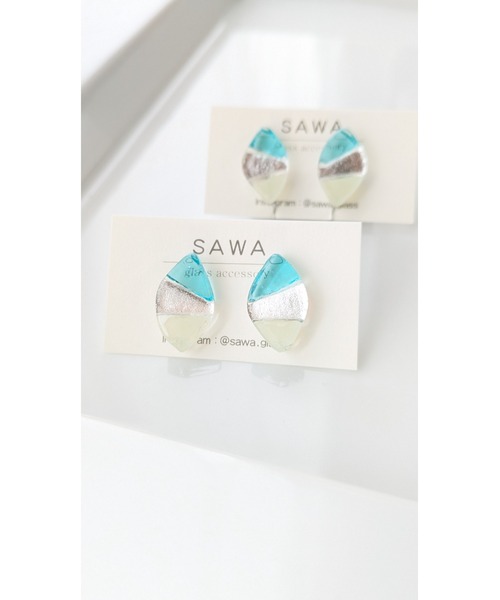 tone(トーン)の「【sawa】花びらピアス(MA)(ピアス(両耳用)・レディース・ラベンダー/ターコイズブルー/ブルー・FREE)」の13枚目の写真