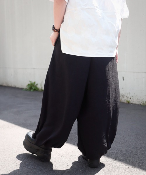 rovtski(ロフトスキー)の「ポリアラジンパンツ(その他パンツ・レディース・グレー/ブラック・FREE)」の8枚目の写真