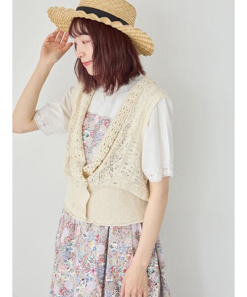 TSUHARU by Samansa Mos2（ツハルバイサマンサモスモス）の「綿スラブ襟かぎ針編みダブル釦ニットベスト（ニット/セーター・レディース・ブルー/ブラック/キナリ・F）」の2枚目の写真