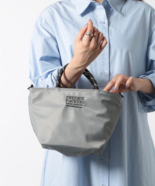 FREDRIK PACKERS（フレドリックパッカーズ）の「【FREDRIK PACKERS】MELL TOTE（ショルダーバッグ・レディース・グレイッシュベージュ/オリーブ/ブラック/グレー・FREE）」の6枚目の写真