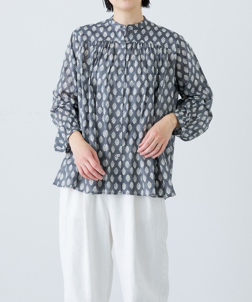 かぐれ（カグレ）の「プリントギャザーブラウス（シャツ/ブラウス