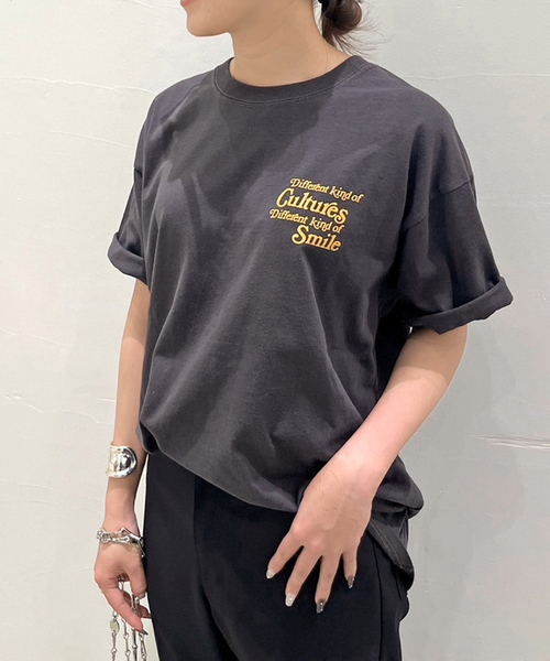Russell Athletic（ラッセルアスレティック）の「【RUSSELL ATHLETIC/ラッセル・アスレティック】別注 print T-sh（Tシャツ/カットソー・レディース・ホワイト/ブラック系その他・FREE）」の2枚目の写真