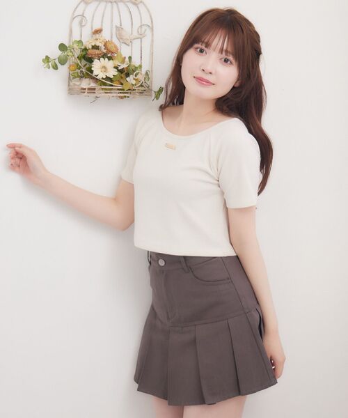 ems excite(エムズエキサイト)の「プレート付きボートネックCT(Tシャツ/カットソー・レディース・ナチュラル/チャコールグレー/ブラック系その他3/ピンク・FREE)」の11枚目の写真