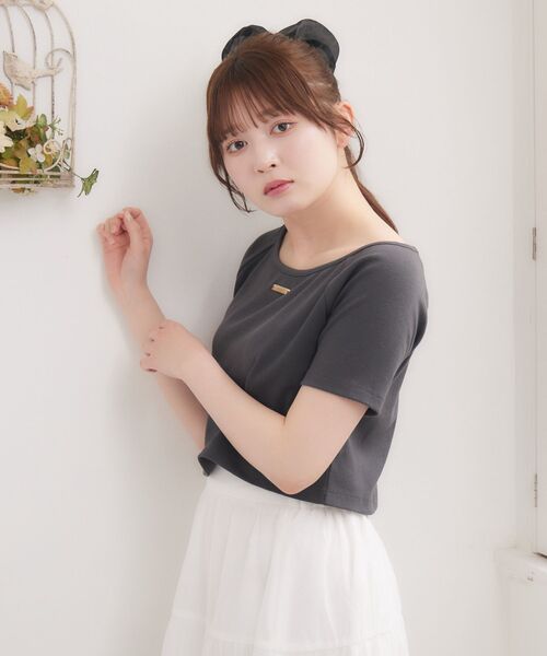ems excite(エムズエキサイト)の「プレート付きボートネックCT(Tシャツ/カットソー・レディース・ナチュラル/チャコールグレー/ブラック系その他3/ピンク・FREE)」の19枚目の写真
